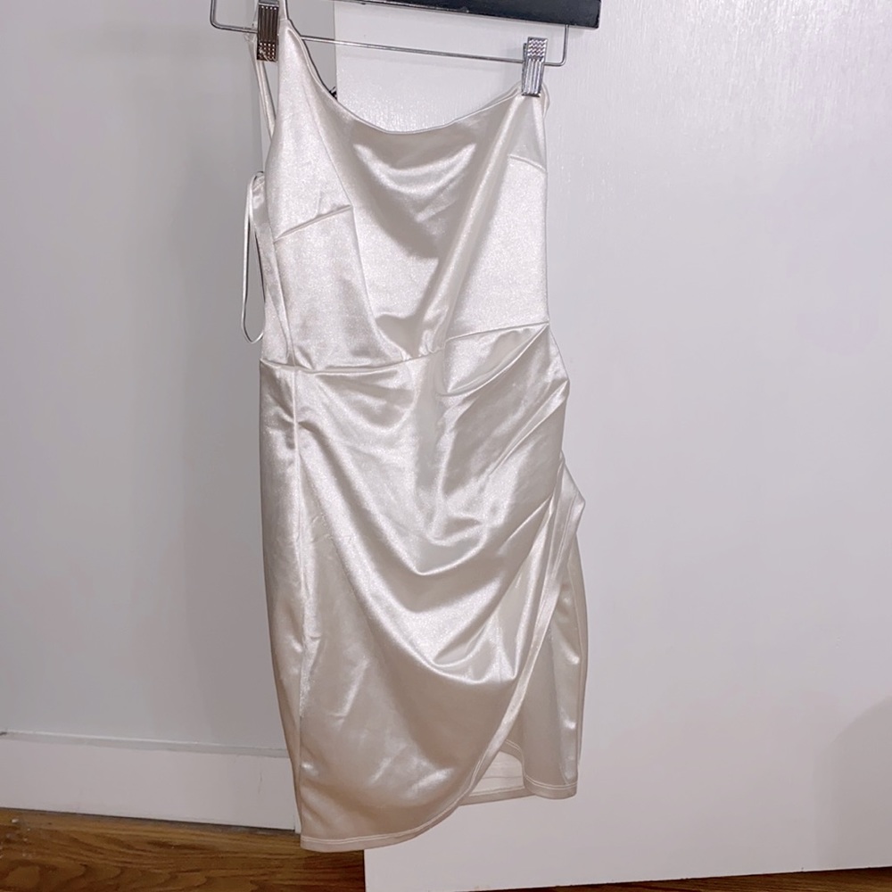 White silk slim dress off the shoulder